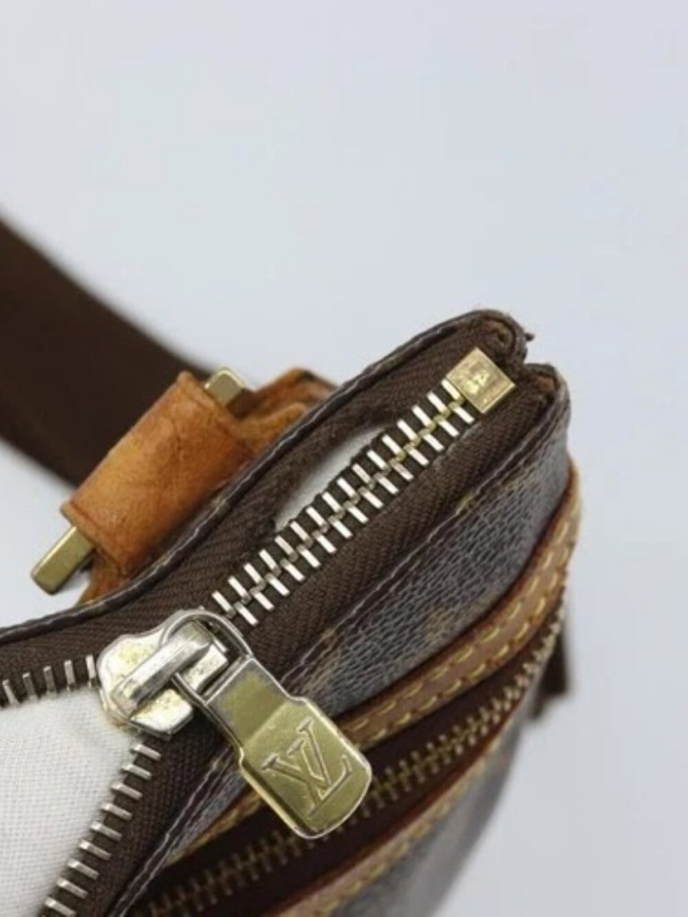 LOUIS VUITTON Monogram Pochette Bosphore Shoulder Bag M40044 LV Auth 166163 - Picture 9 of 16